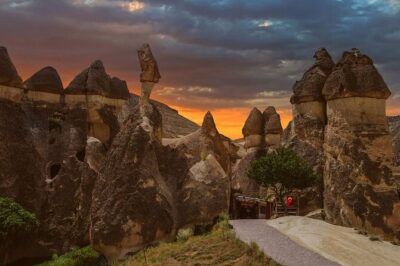 2 Day 1 Night Cappadocia Package Tour From Istanbul - Göreme Open Air Museum: houses and caves from thousands of years ago