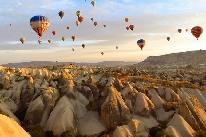 2 Days Cappadocia Tour from Istanbul with Cave Hotel & Balloon Ride - Uçhisar viewpoints plus Pigeon Valley and Ortahisar: the “lookout” strategy