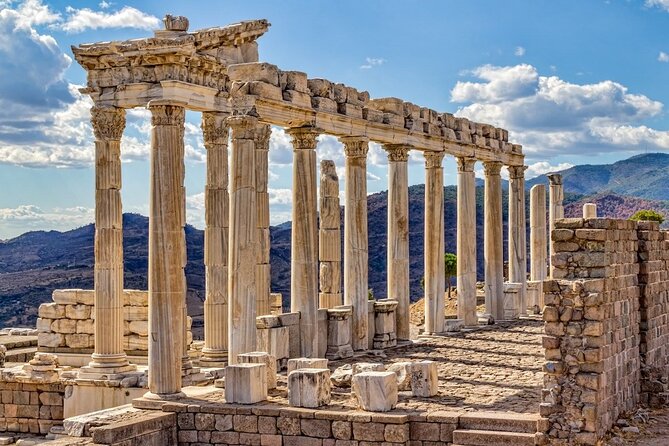2-Days Gallipoli Troy Pergamon Acropolis Tour From Istanbul to Kusadasi - Pergamon’s Acropolis: Altar of Zeus, Temple of Athena, and the Theater for 10,000