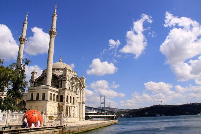 2-Hour Private Luxury Yacht Cruise on Bosphorus with Transfers - Why this Bosphorus yacht cruise is a smart Istanbul “anchor” plan
