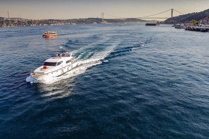 2-Hour Private Luxury Yacht Cruise on Bosphorus with Transfers - Topkapi Palace and Maiden’s Tower: the photo stops that actually pay off