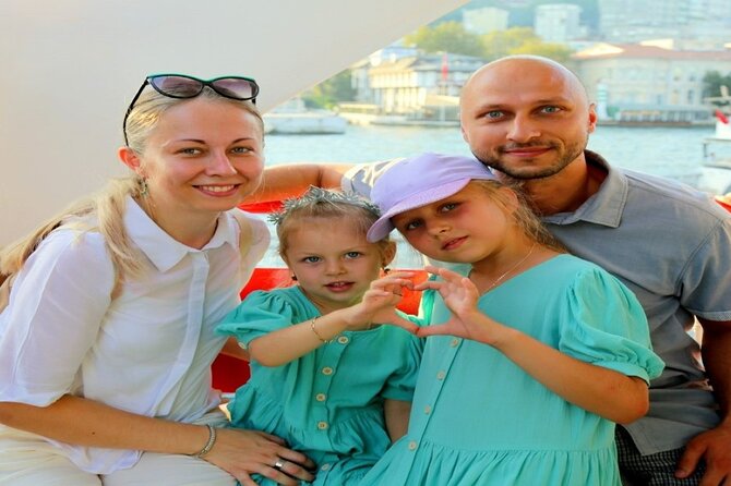 2 Hours Bosphorus Cruise Boat Tour in Istanbul - European Shore Highlights: Dolmabahçe Palace, Çırağan, and Ortaköy Mosque
