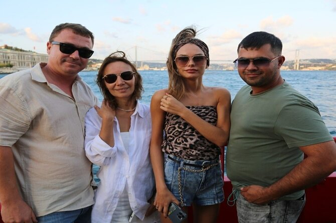 2 Hours Bosphorus Cruise Boat Tour in Istanbul - Maiden’s Tower: The 5-Minute Sunset Photo Moment