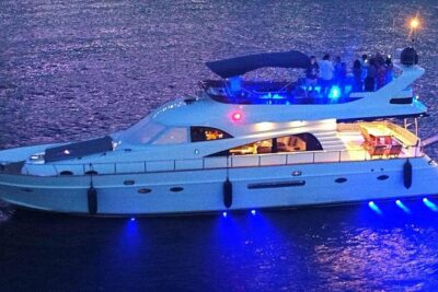 2 - Hours Bosphorus Yacht Cruise - Crossing the 15 July Martyrs Bridge and the Bosphorus Strait