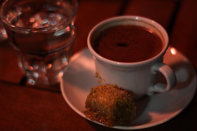 Afternoon Foodie Trail in Istanbul - Mandabatmaz and the tunnel funicular ride toward İstiklal