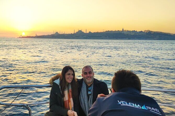 All in One Day Istanbul - Historical Tour of Istanbul with Bosphorus Cruise - Grand Bazaar: 1 hour in the maze, and why you should set expectations
