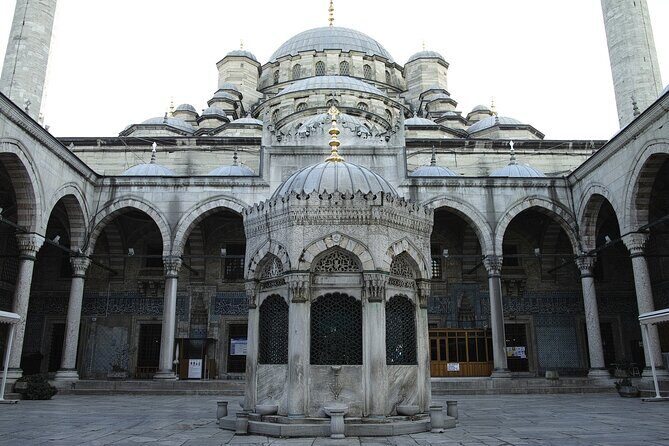 All Inclusive Full-Day Private Guided Cultural Tour of Istanbul - Sultanahmet district walk: getting your bearings fast