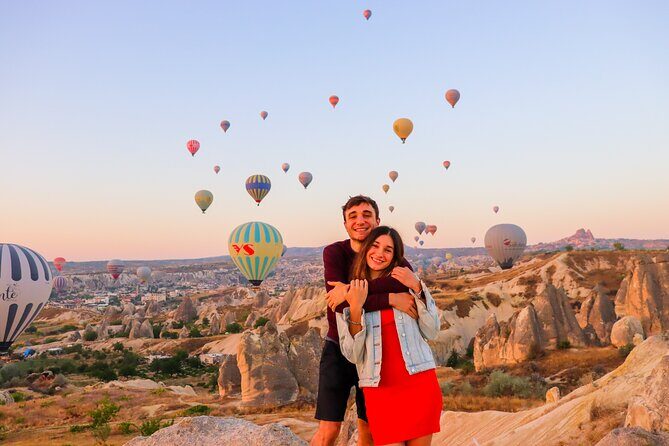 Balloons watching Tour w/ PickUp, Breakfast - The Photographer Moment: Poses, Direction, and Delivery to Your Phone
