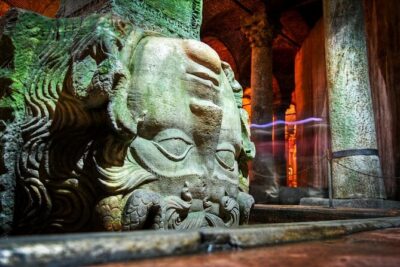Best of Istanbul: Basilica Cistern - Blue Mosque - Grand Bazaar - Blue Mosque and the Old City Core: Blue Tiles, Big Meaning
