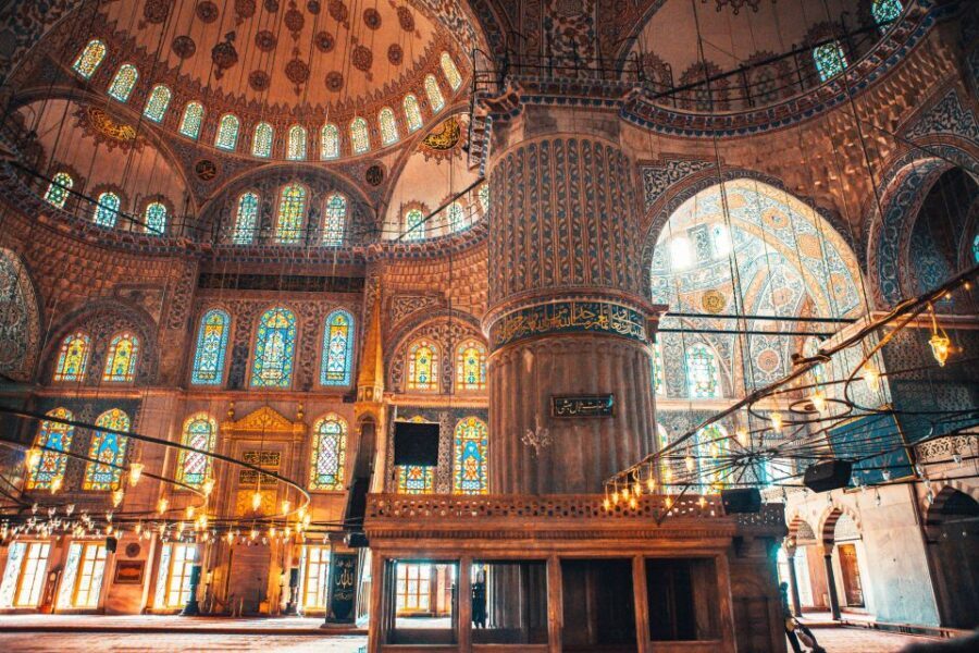 Blue Mosque: Art and Symbolism Guided Group Walking Tour - Getting the Best Blue Mosque Photos Without Playing Photographer Olympics