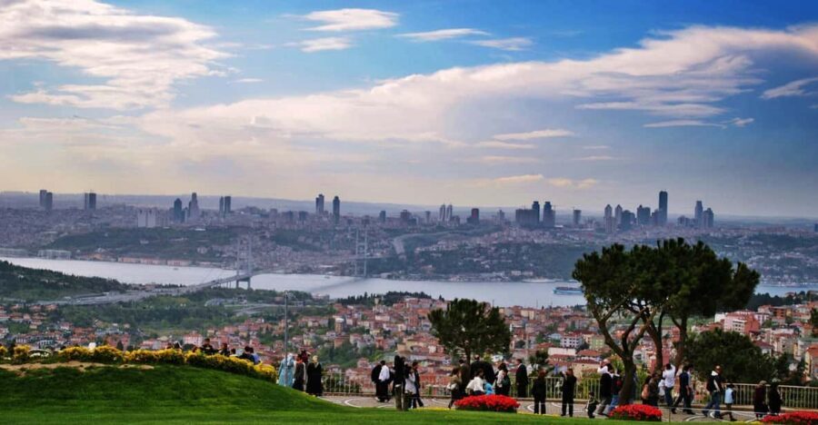 Bosphorus Cruise and Two Continents Tour with Local Guide - Beylerbeyi Palace: Ottoman Summer Life on the Asian Side