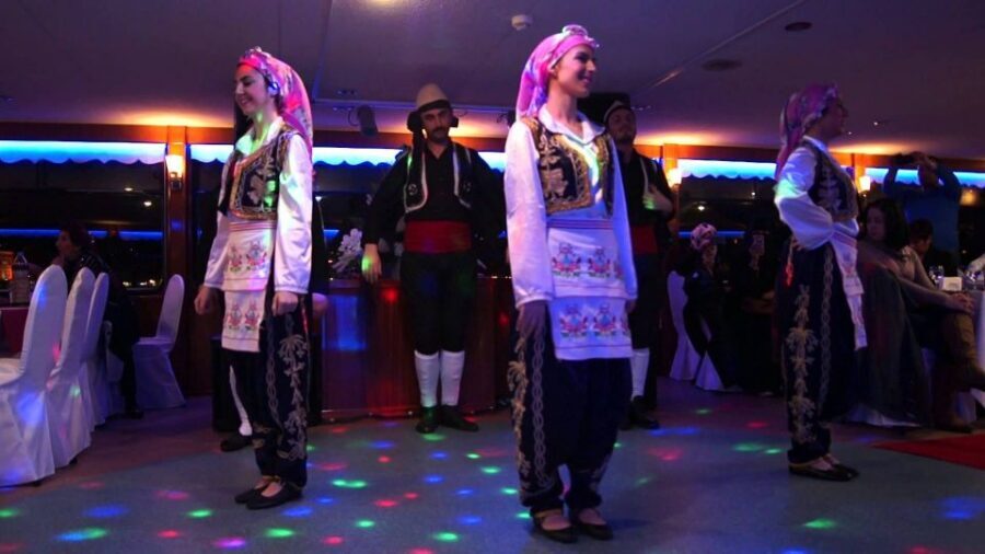 Bosphorus: Dinner Cruise with Live Performances Experience - The food choices you should pay attention to