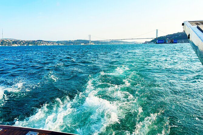 Bosphorus & Golden Horn: Sunset Yacht Cruise with Expert Guide - Beylerbeyi Palace and Üsküdar: The Asian Shore Side of the Story