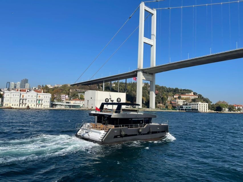 Bosphorus Tour With Lunch - Ortaköy, Dolmabahçe, and what you’re really seeing from the water