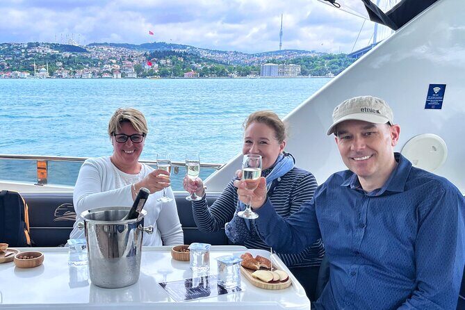Bosphorus Yacht Cruise with Stopover on the Asian Side - (Morning or Afternoon) - The guides and the vibe: when the commentary really lands