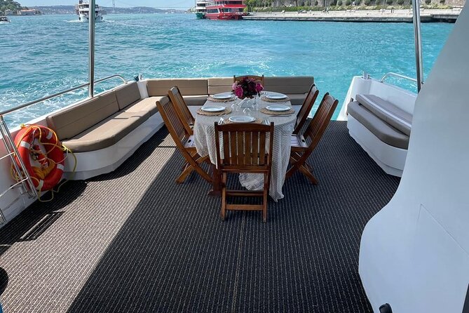 Budget Evening Cruise: Dinner, Live Shows & Party - Dinner on the Boat: What’s Included, and What to Watch For