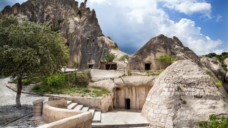 Cappadocia: Best of Red and Green Small Group Guided Tour - Avanos lunch and crafts: pottery with red clay, plus rugs