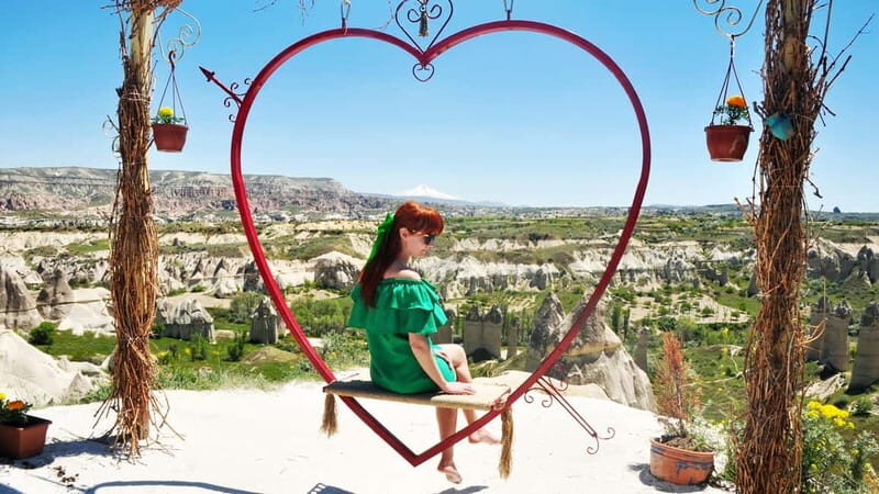 Cappadocia: Best of Red and Green Small Group Guided Tour - Morning pickup and the Fairy Chimneys photo stops (Red and Green vibes)