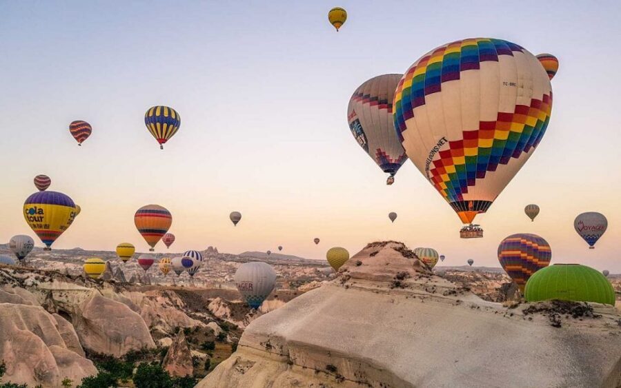 Cappadocia: Blue Tour and Sunrise Balloon Tour - Güvercinlik dovecotes and Uçhisar–Ortahisar views