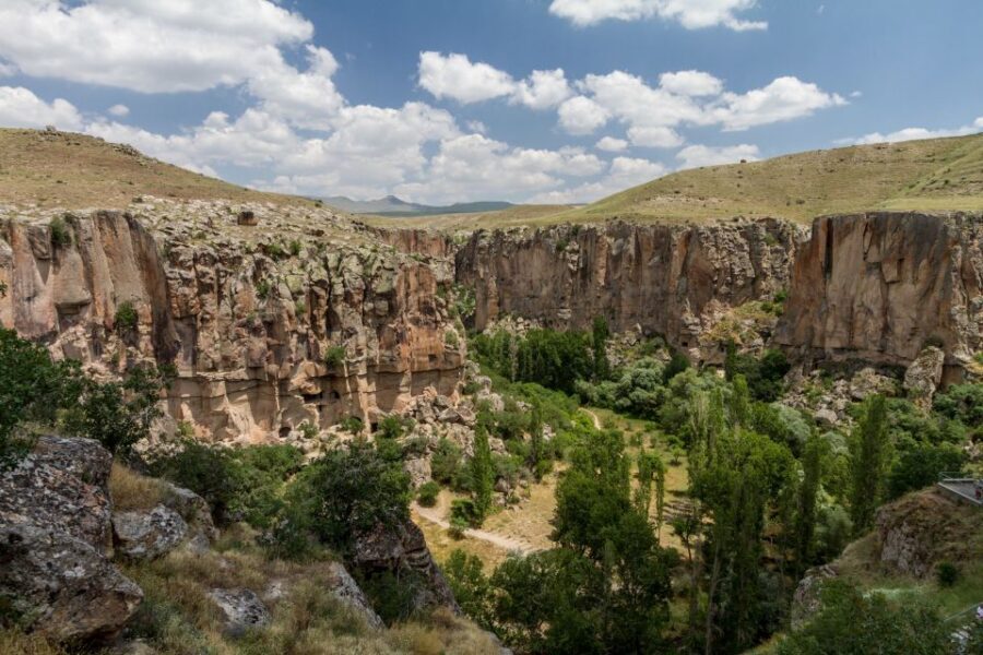 Cappadocia: Derinkuyu Underground City & Ihlara Valley Tour - Getting There Comfortably: Hotel Pickup and a Real Vehicle