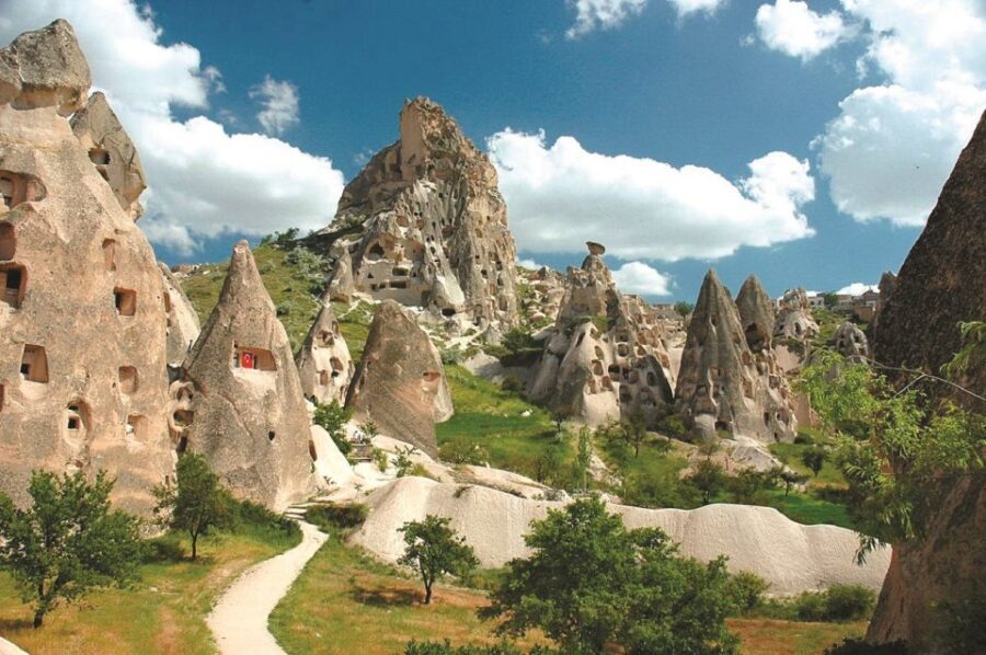 Cappadocia: Red Tour with Entry Fees and Lunch - Pashabagi (Monks Valley) and the three-headed fairy chimneys lesson