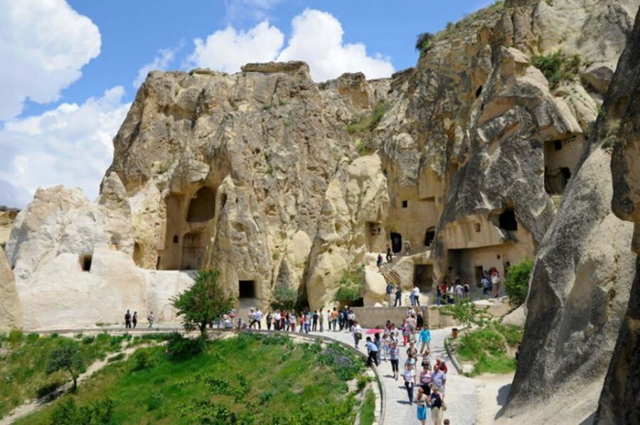 Cappadocia Red Tour with Goreme Open Air Museum and Pasabag - Avanos Lunch: Where the Day Turns Social (and the Food Helps)