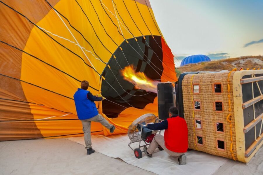 Cappadocia: Sunrise Hot Air Balloon, Göreme & Fairy Chimneys - Group size: how social is the ride?
