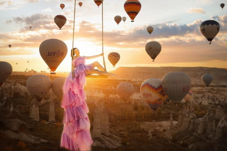 Cappadocia: Taking photo with Swing at hot air balloon view - Should you book this crane swing balloon photo session?