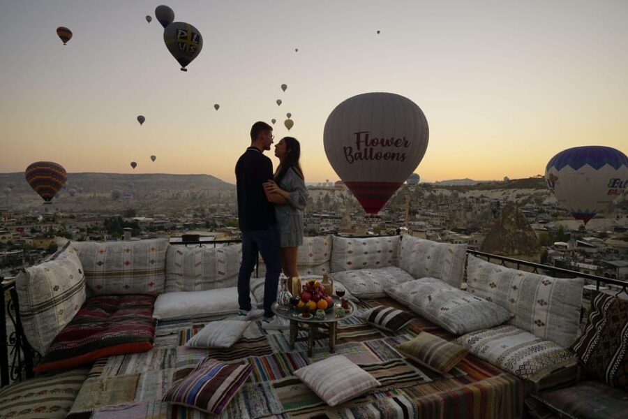 Cappadocia: Terrace Photo Spot With Balloon Flight View - Key Things That Make This Cappadocia Photo Spot Work