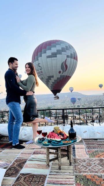 Cappadocia: Terrace Photo Spot With Balloon Flight View - Professional vs Basic Photographer: What You’re Really Paying For