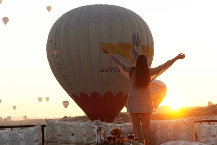 Cappadocia: Terrace Photo Spot With Balloon Flight View - Celebrations in Cappadocia: Proposals, Anniversaries, Birthdays
