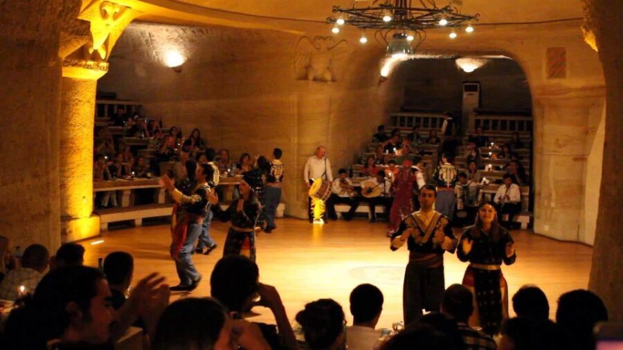 Cappadocia Turkish Night Show with Dinner and Drinks - Getting there and back without drama (Avanos, Göreme, Urgüp-area)