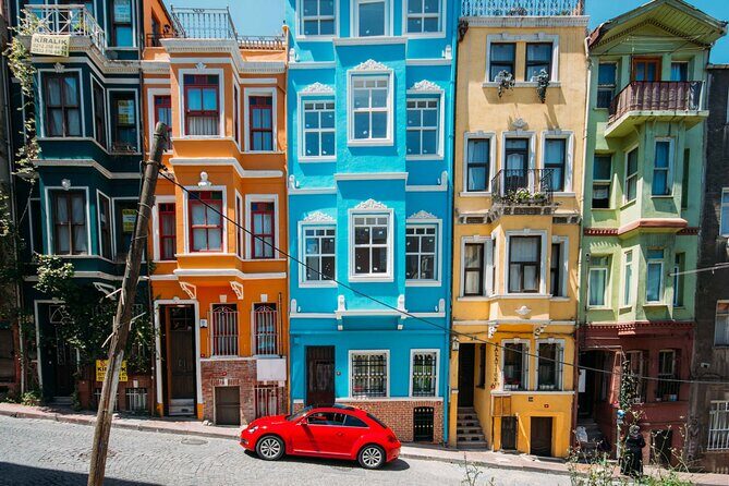 Circle Istanbul (Extraordinary Istanbul) - A 9am-to-9pm walk through Europe and Asia, plus a hammam