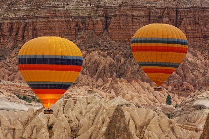 Discover Cappadocia by Hot Air Balloon - Snacks, sparkling wine, and the champagne moment