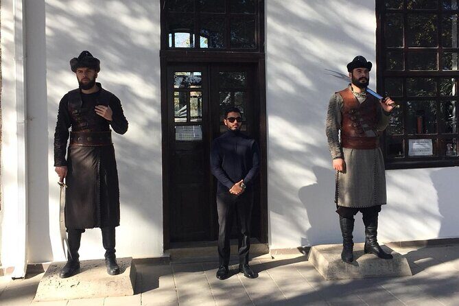 Ertugrul Gazi Tomb, Sogut and Bilecik Tour - Daily from Istanbul - Ertuğrul Gazi Turbesi: costume-style moments and the main photo stop