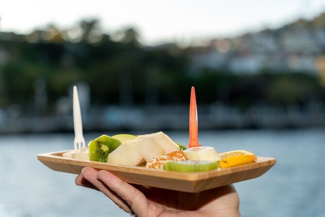Escape the Crowds: Relaxing Sunset Cruise for 35 Guests or Less - What you get for $12: snacks, drinks, and a real guide