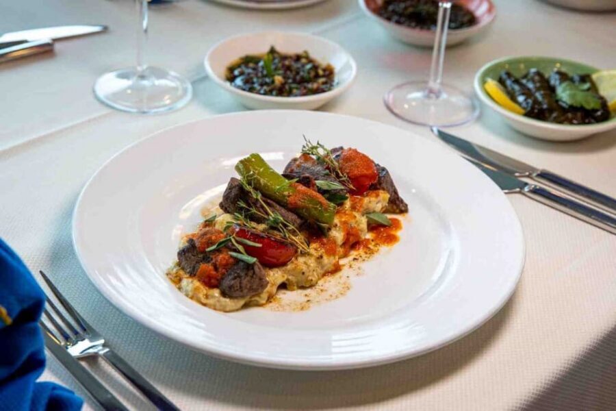 From Istanbul: Bosphorus Dinner Cruise Tavern & World Show - Landmarks you’ll actually want to photograph