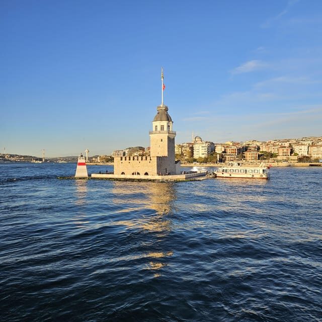 From Istanbul: Princess Islands Guided Tour - The guide experience: English or Russian, plus real practical support