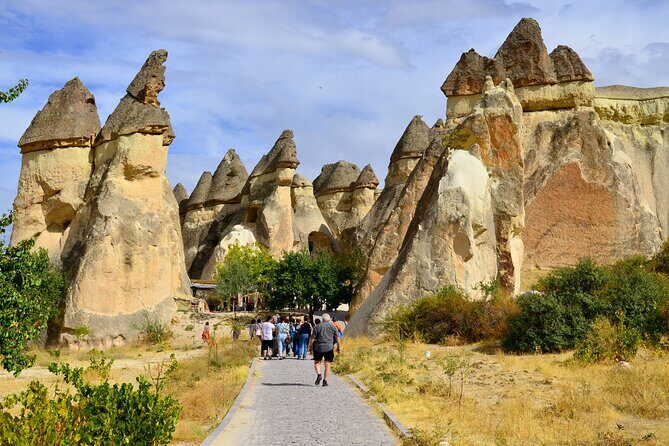 Full-Day Cappadocia Tour with Lunch, from Goreme - Avanos on the Red River: lunch, shops, and that hands-on pottery moment