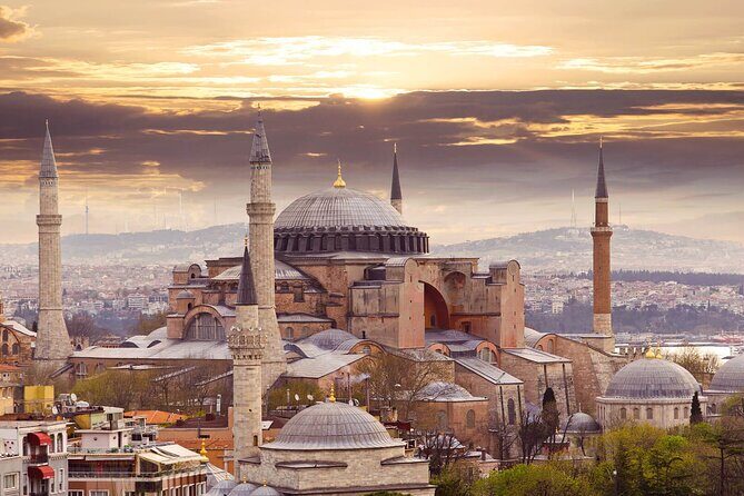 Full Day Istanbul Old City Tour With Expert Local Guide - Topkapi Palace: Ottoman Power Meets a Ticketed Interior Tour