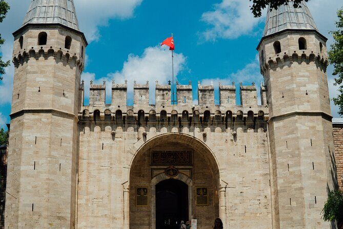 Full-Day Istanbul Old City Walking Tour - Topkapi Palace: Treasury Glamour and the Armory That Changes Your Perspective