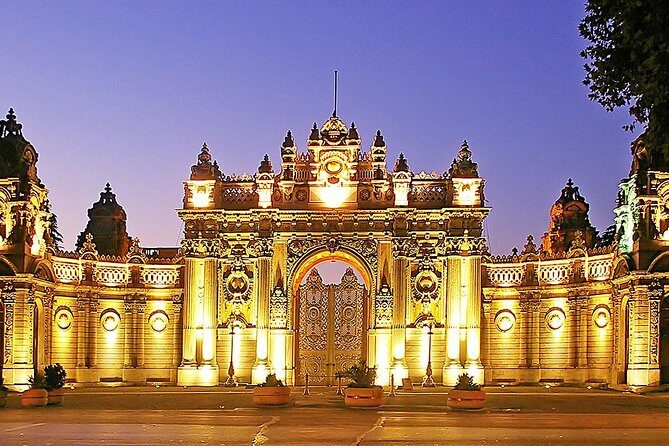Full-Day Istanbul Tour with Bosphorus Sightseeing Cruise - Dolmabahçe Palace: Ottoman Power, European Luxury, and a Lot of Gilding