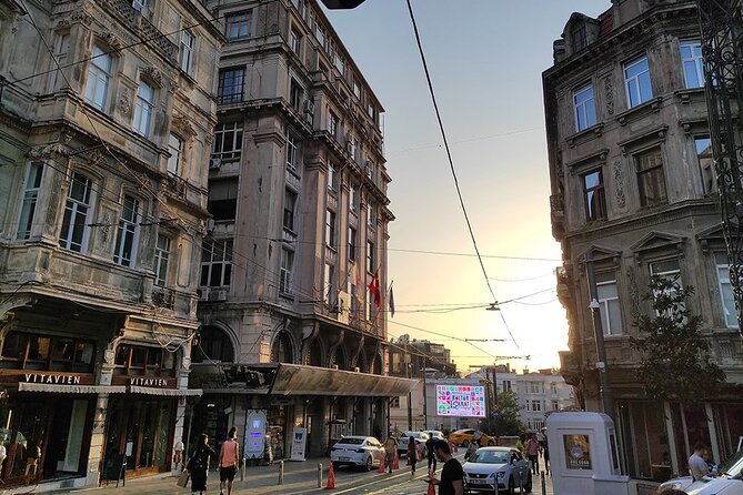 Full Day Istanbul Under Your Feet Tour - Beşiktaş: döner, drinks, and a seaside break