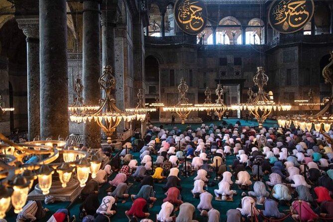 Full-Day Small-Group Guided Tour to Famous Mosques in Istanbul - Blue Mosque: the Iznik tiles and the six-minaret statement