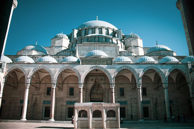 Full-Day Small-Group Guided Tour to Famous Mosques in Istanbul - Hippodrome of Constantinople: where crowds once gathered for spectacle