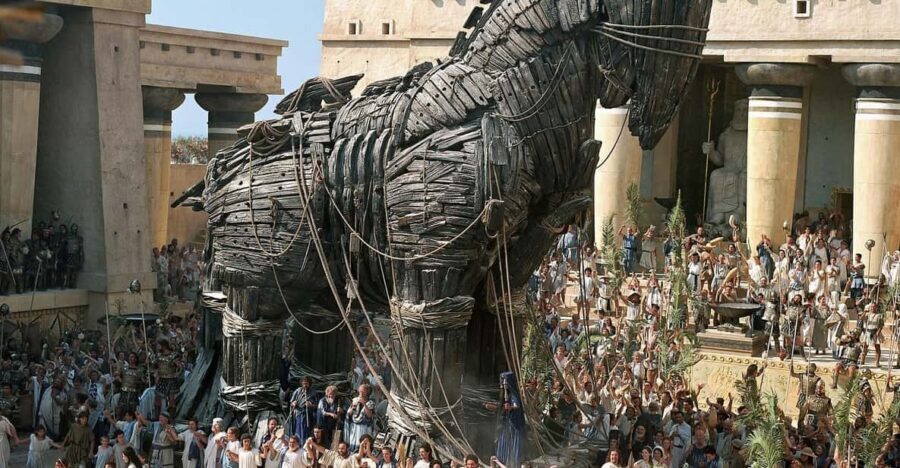 Full-Day Troy Tour From Istanbul - First Stop at Troy: The Trojan Horse Replica at the Entrance