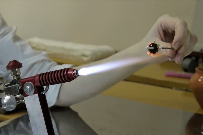 Glass Melting and Shaping with Flame with the Senior Glass Master - From Melting to Shaping: What You’ll Feel as Glass Changes State