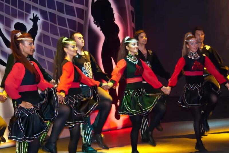 Göreme: Dinner and Folk Show at a Cave Restaurant - The Dinner Setup and Unlimited Drinks: What to Expect