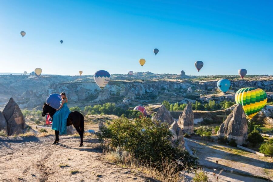 Goreme: Sunrise Horse Riding Excursion - Riding Into Red and Rose Valley for Better Views