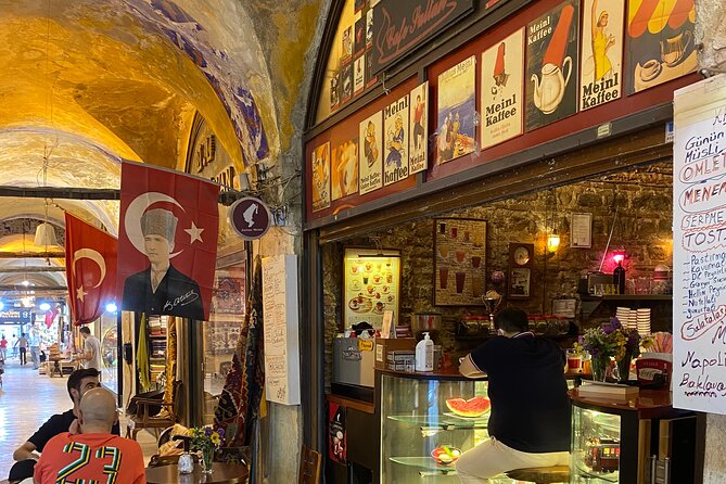 Grand Bazaar Through the Alleys - Pacing that balances walking with short breaks